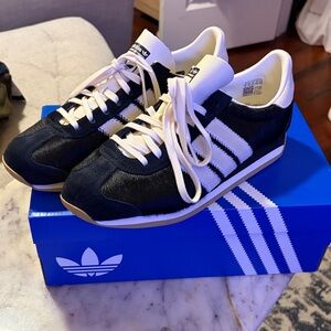 Adidas Women’s Country OG